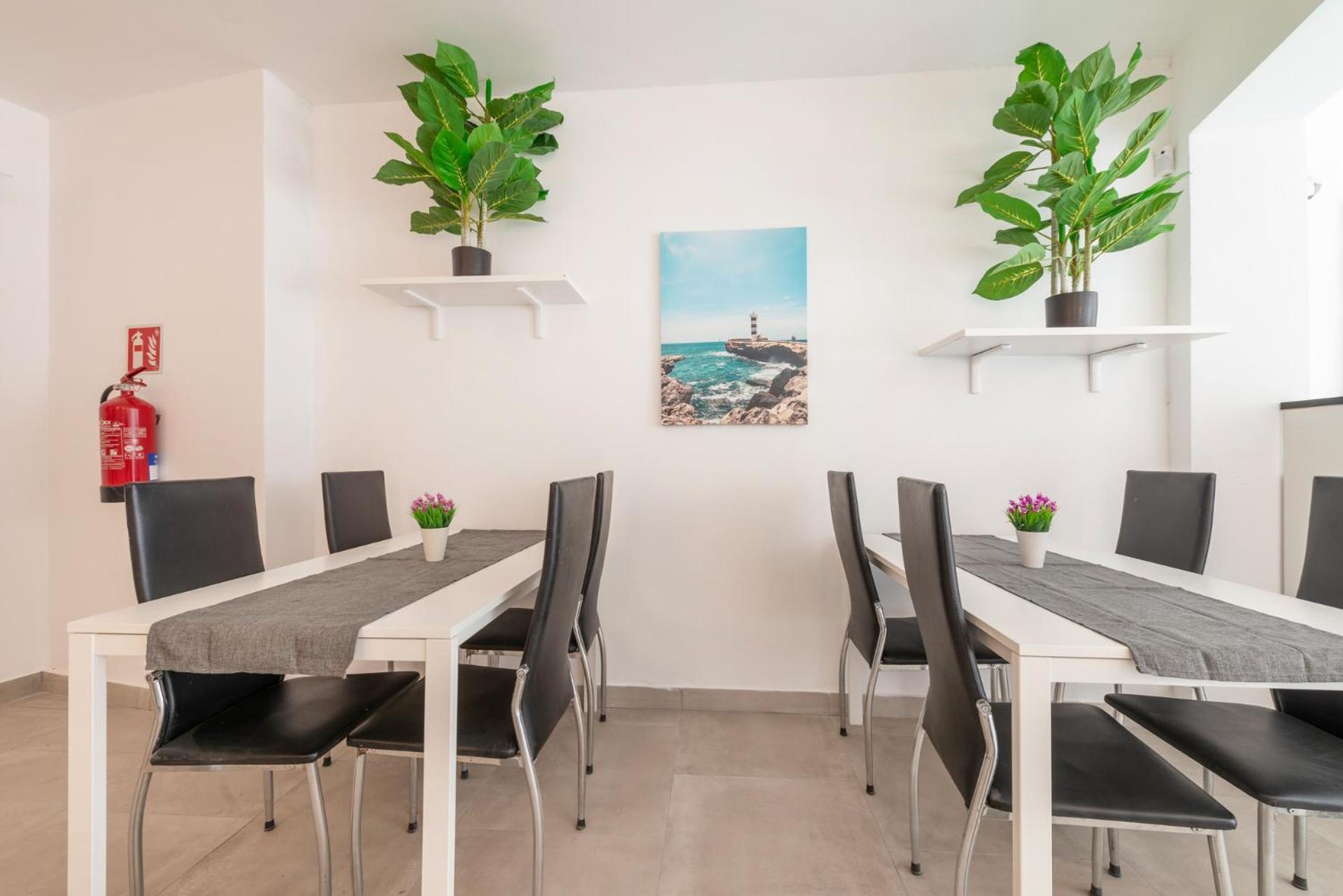Beetroot, Jedes Zimmer Verfuegt Ueber Smart Tv , Eigenes Bad Mit Regendusche Und Balkon Llucmajor  Exterior photo